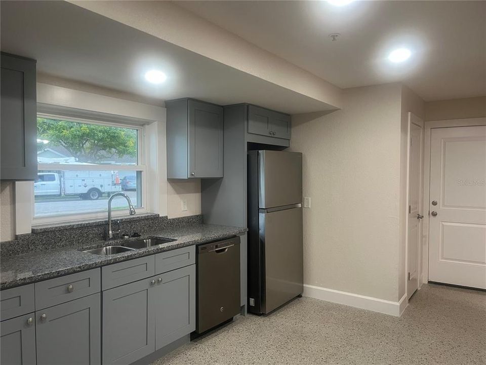 В аренду: $2,699 (4 спален, 2 ванн, 1581 Квадратных фут)