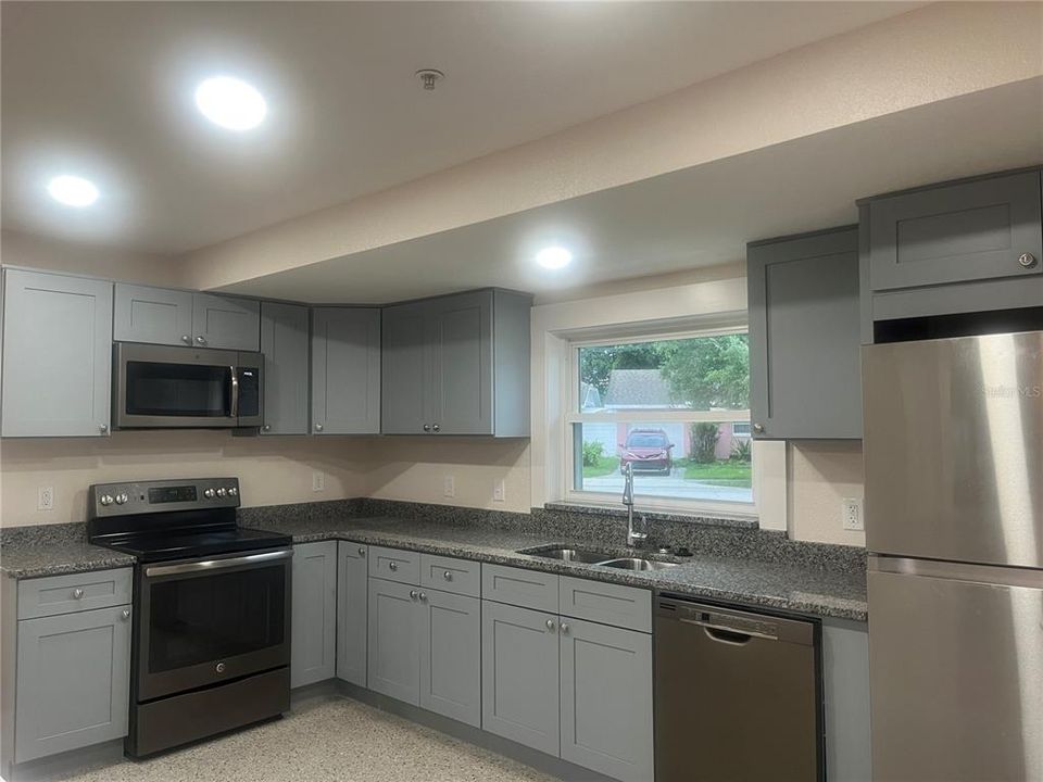 В аренду: $2,699 (4 спален, 2 ванн, 1581 Квадратных фут)