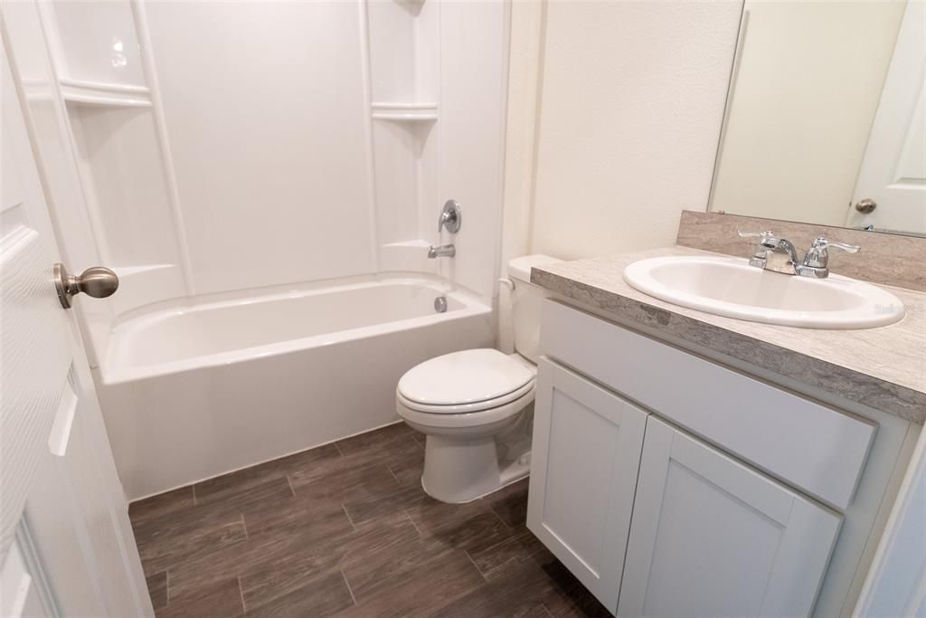 For Sale: $300,100 (4 beds, 2 baths, 1816 Square Feet)