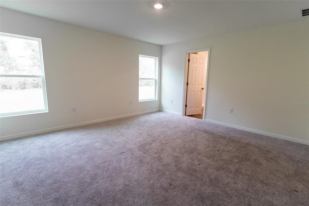 For Sale: $300,100 (4 beds, 2 baths, 1816 Square Feet)