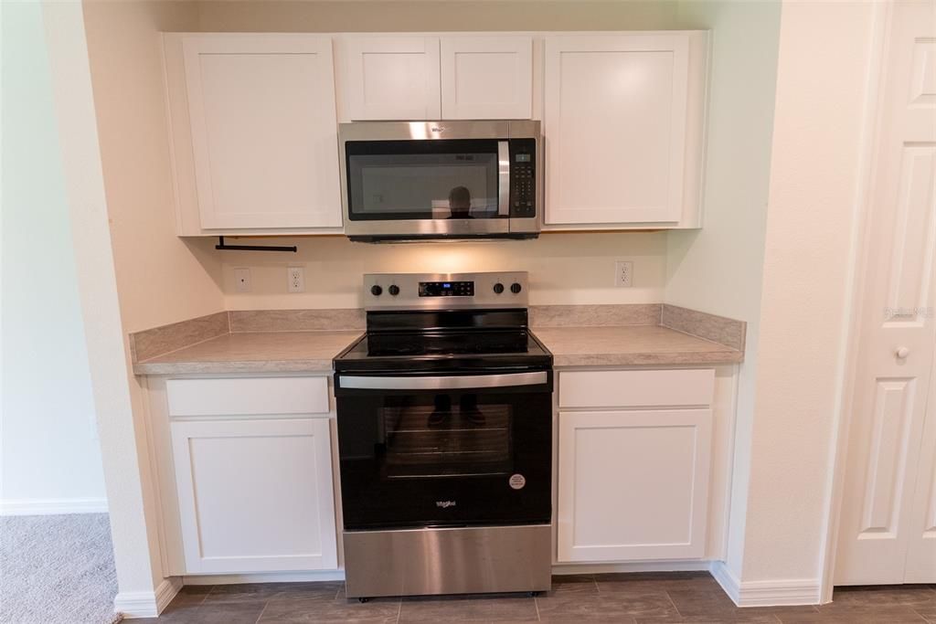 For Sale: $300,100 (4 beds, 2 baths, 1816 Square Feet)