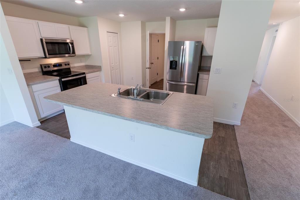 For Sale: $300,100 (4 beds, 2 baths, 1816 Square Feet)