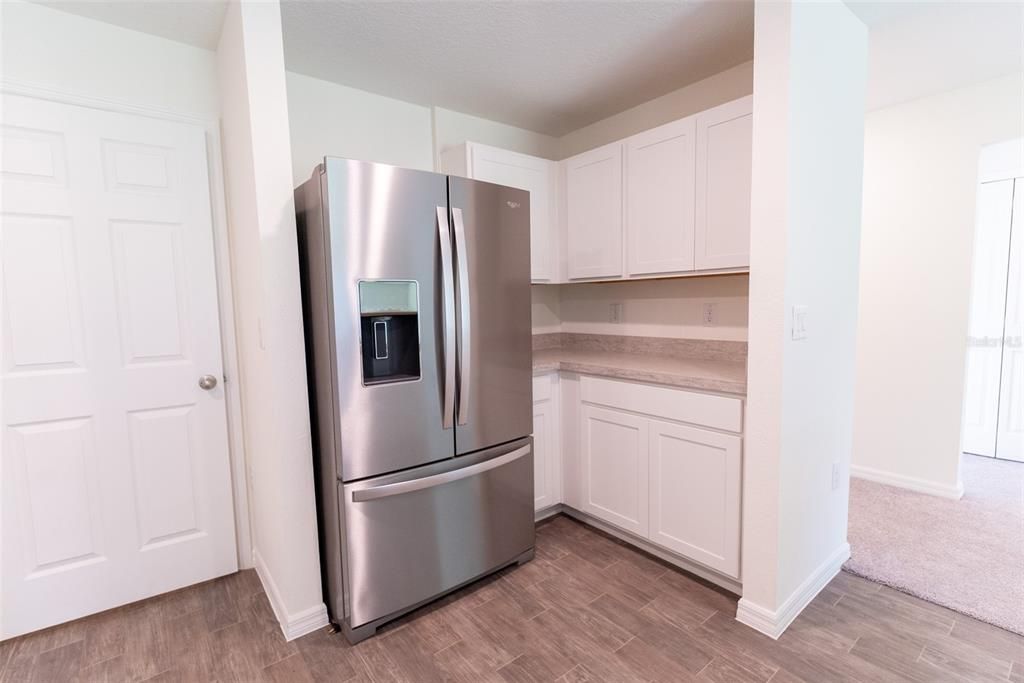 For Sale: $300,100 (4 beds, 2 baths, 1816 Square Feet)