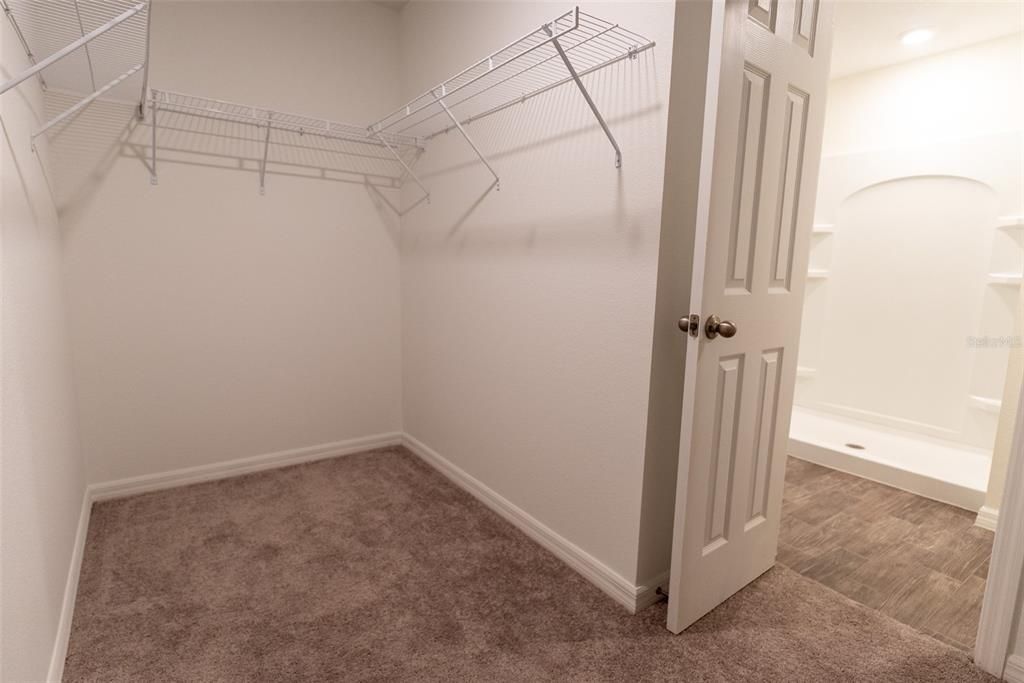 For Sale: $300,100 (4 beds, 2 baths, 1816 Square Feet)