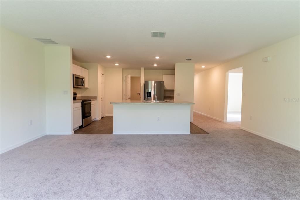For Sale: $300,100 (4 beds, 2 baths, 1816 Square Feet)