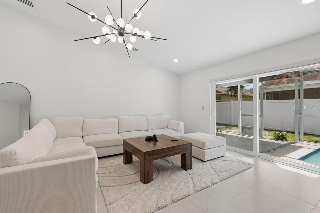 На продажу: $590,000 (3 спален, 2 ванн, 1452 Квадратных фут)