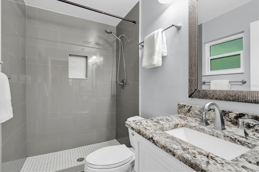 For Rent: $2,500 (3 beds, 2 baths, 1200 Square Feet)