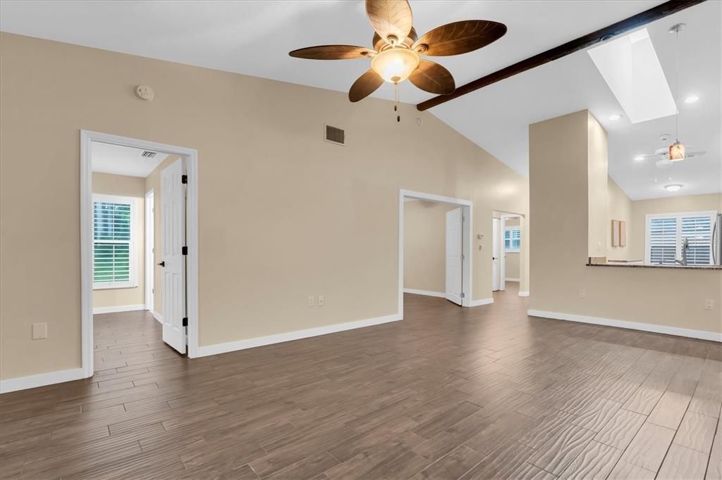 For Rent: $2,500 (3 beds, 2 baths, 1200 Square Feet)