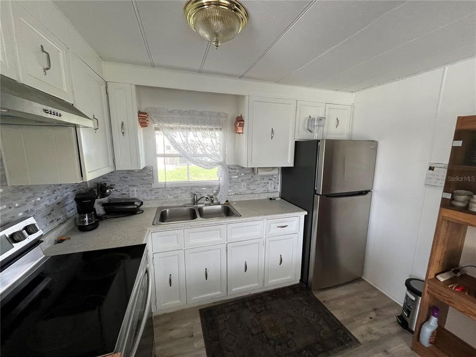 For Sale: $60,000 (1 beds, 1 baths, 576 Square Feet)