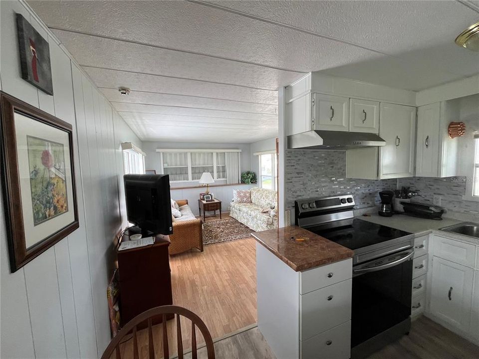 For Sale: $60,000 (1 beds, 1 baths, 576 Square Feet)