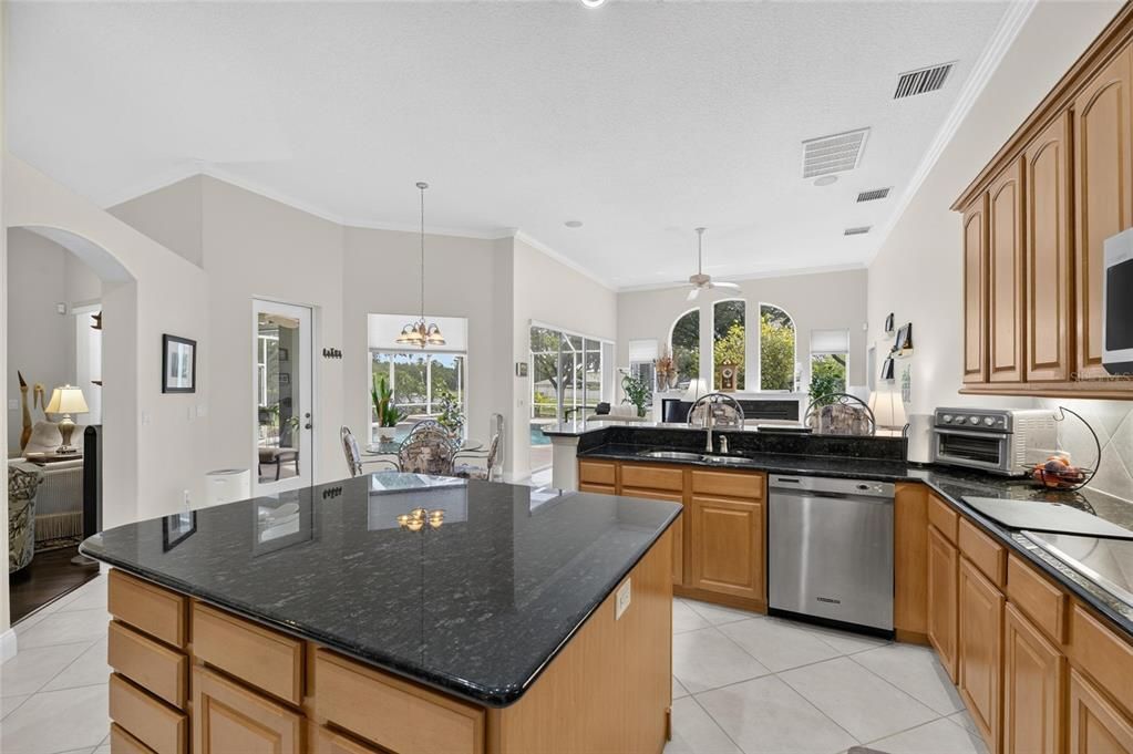 En Venta: $900,000 (4 camas, 3 baños, 2803 Pies cuadrados)