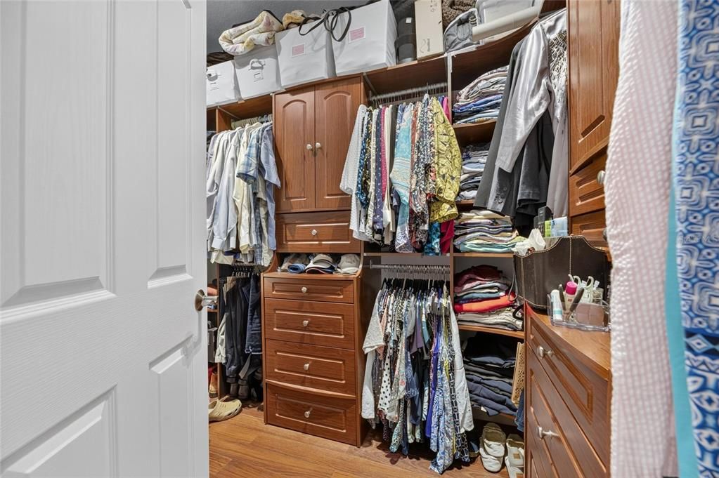 En Venta: $900,000 (4 camas, 3 baños, 2803 Pies cuadrados)