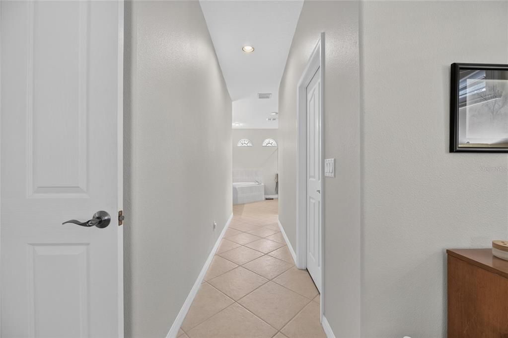En Venta: $900,000 (4 camas, 3 baños, 2803 Pies cuadrados)