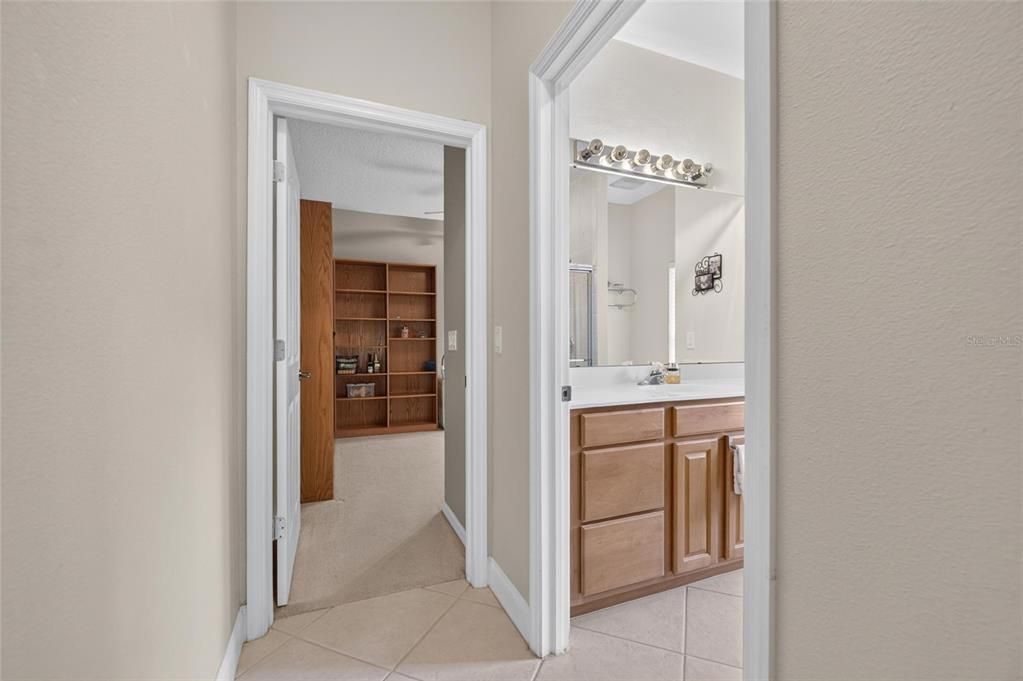 En Venta: $900,000 (4 camas, 3 baños, 2803 Pies cuadrados)