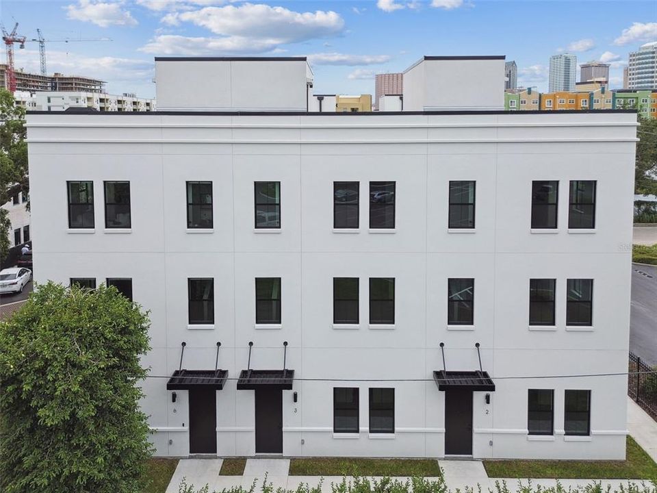 В аренду: $5,250 (3 спален, 3 ванн, 2104 Квадратных фут)