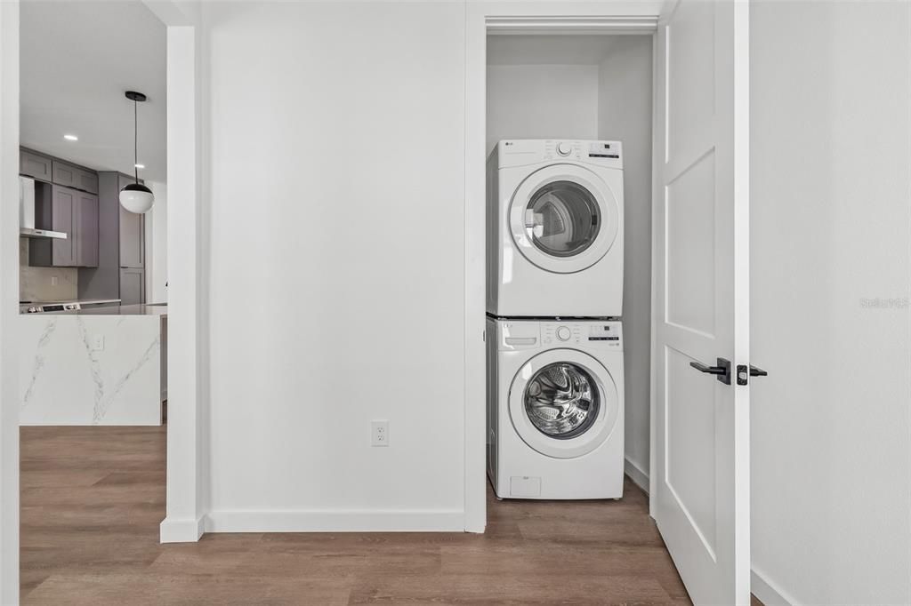 В аренду: $5,250 (3 спален, 3 ванн, 2104 Квадратных фут)