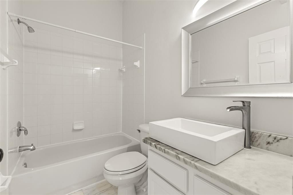 В аренду: $2,200 (2 спален, 2 ванн, 1240 Квадратных фут)