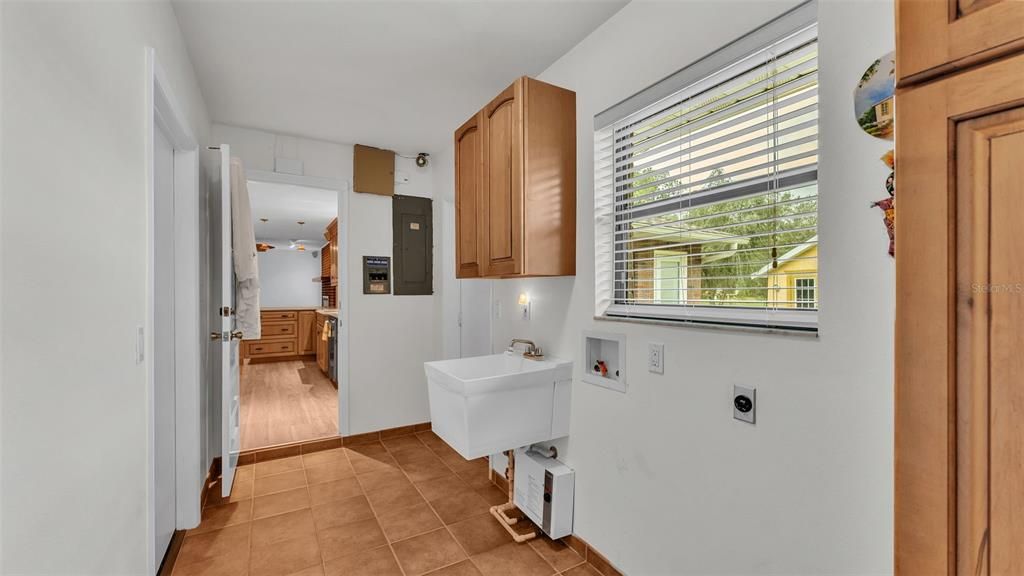 На продажу: $685,000 (3 спален, 2 ванн, 2173 Квадратных фут)