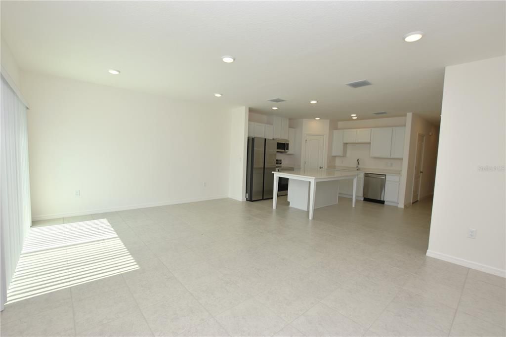 For Rent: $1,920 (3 beds, 2 baths, 1694 Square Feet)