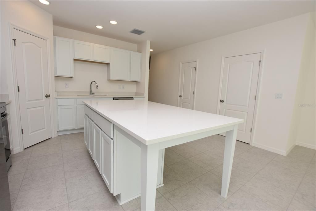 For Rent: $1,920 (3 beds, 2 baths, 1694 Square Feet)