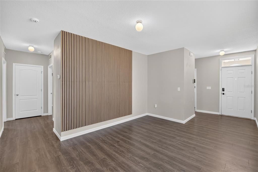 For Rent: $2,400 (3 beds, 2 baths, 1516 Square Feet)