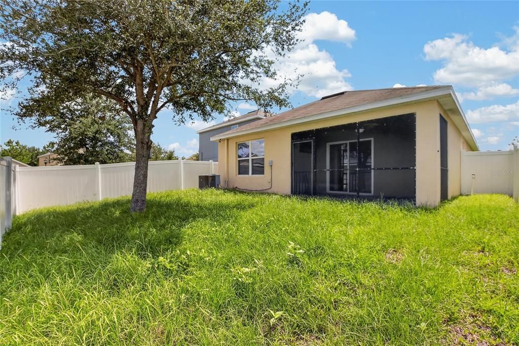 For Rent: $2,400 (3 beds, 2 baths, 1516 Square Feet)