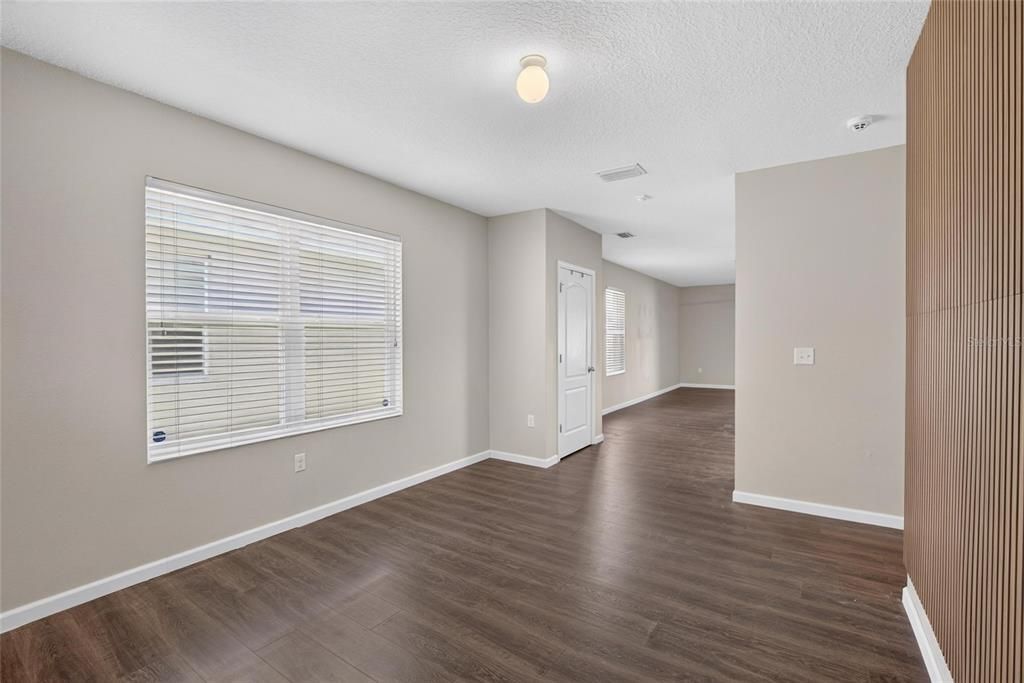 For Rent: $2,400 (3 beds, 2 baths, 1516 Square Feet)