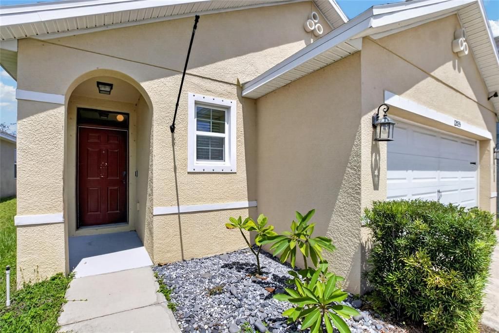 For Rent: $2,400 (3 beds, 2 baths, 1516 Square Feet)