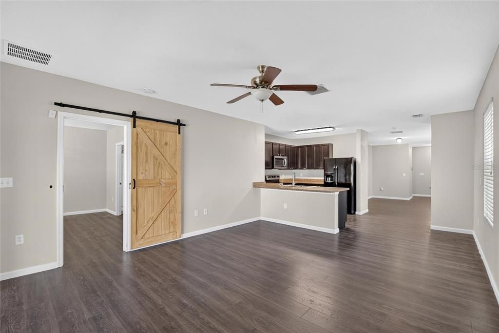 For Rent: $2,400 (3 beds, 2 baths, 1516 Square Feet)