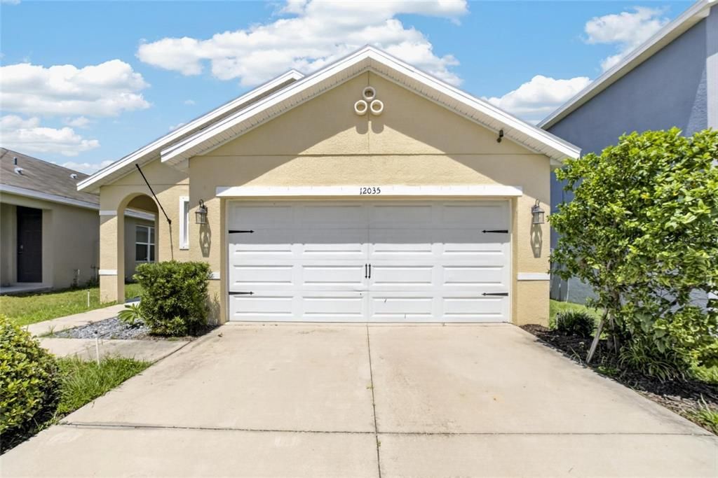 For Rent: $2,400 (3 beds, 2 baths, 1516 Square Feet)