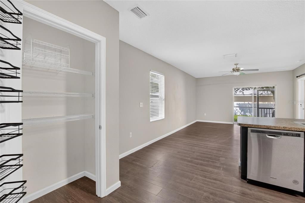 For Rent: $2,400 (3 beds, 2 baths, 1516 Square Feet)
