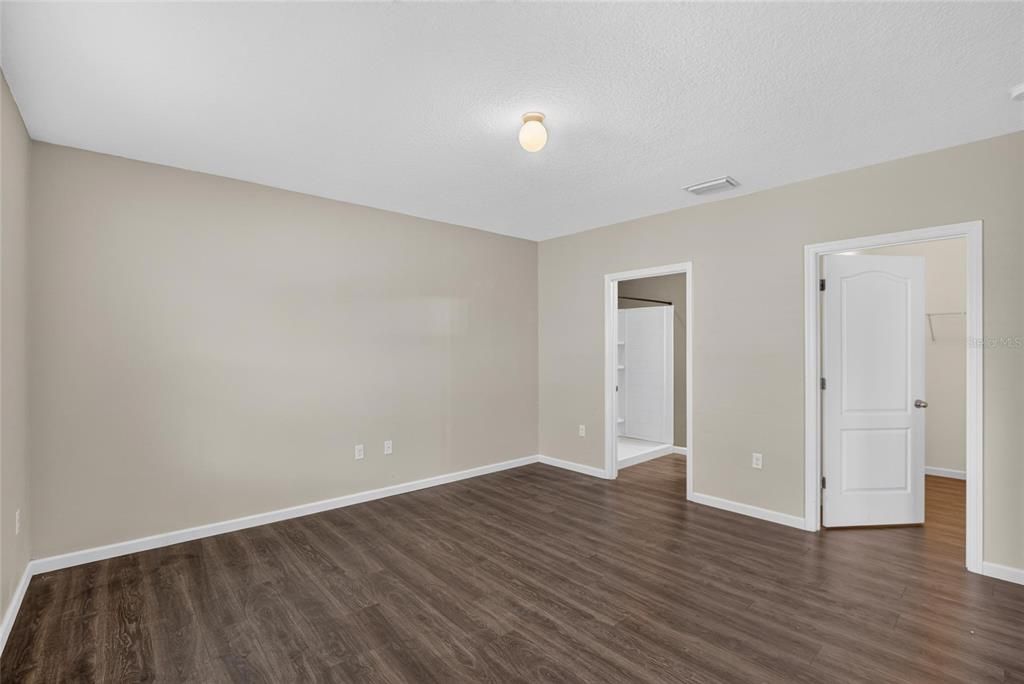 For Rent: $2,400 (3 beds, 2 baths, 1516 Square Feet)
