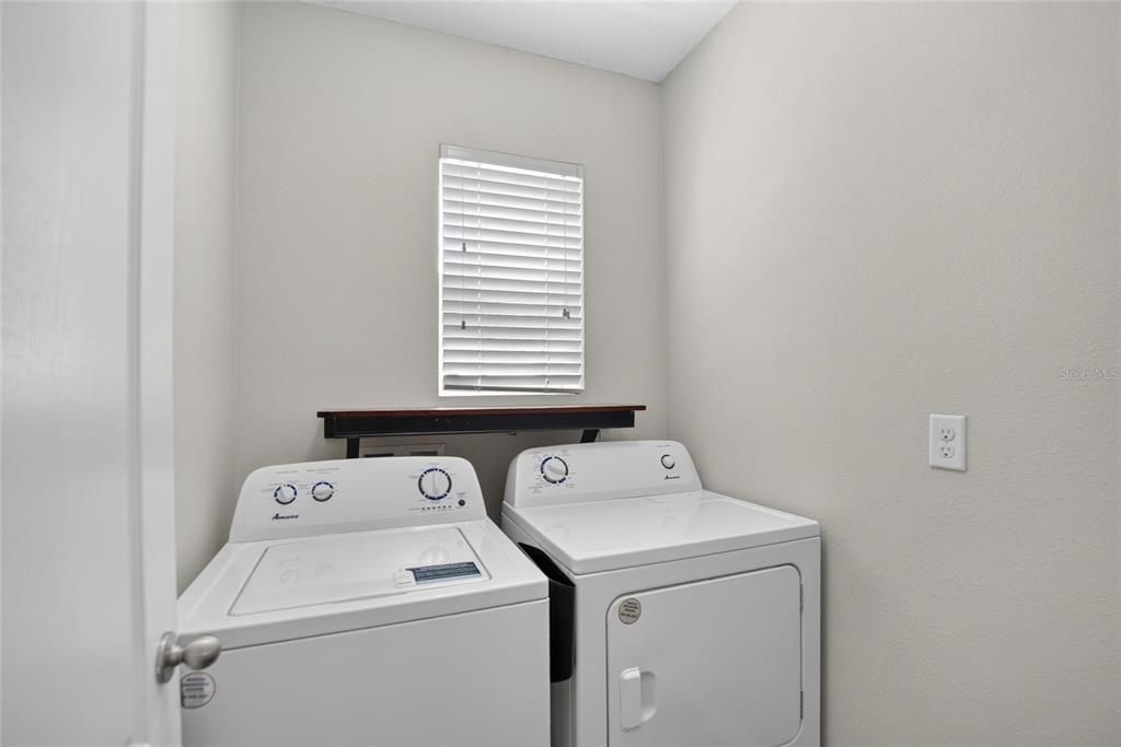 For Rent: $2,400 (3 beds, 2 baths, 1516 Square Feet)