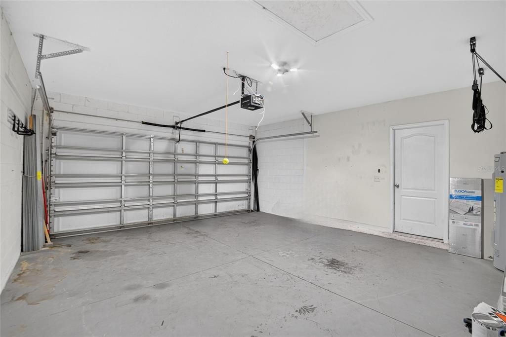 For Rent: $2,400 (3 beds, 2 baths, 1516 Square Feet)
