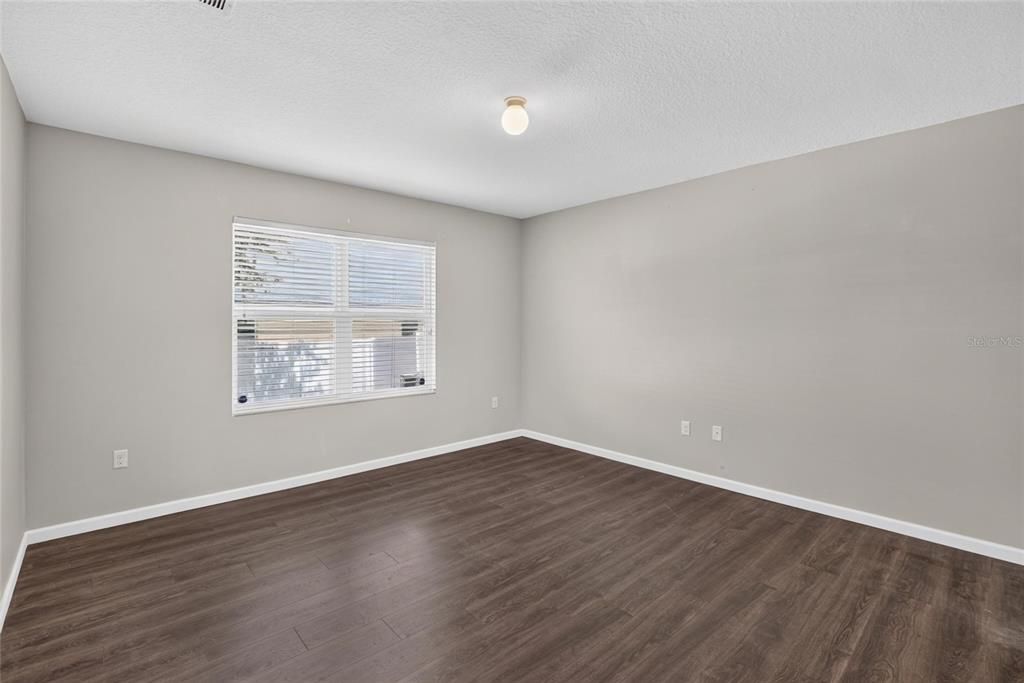 For Rent: $2,400 (3 beds, 2 baths, 1516 Square Feet)