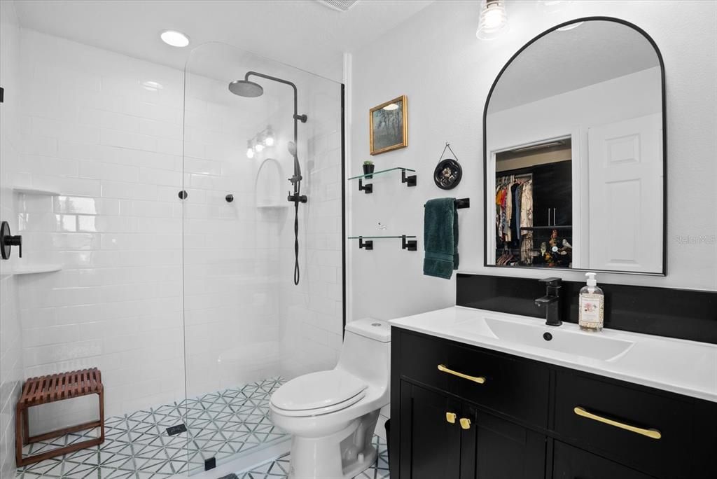 Activo con contrato: $339,000 (3 camas, 2 baños, 1270 Pies cuadrados)