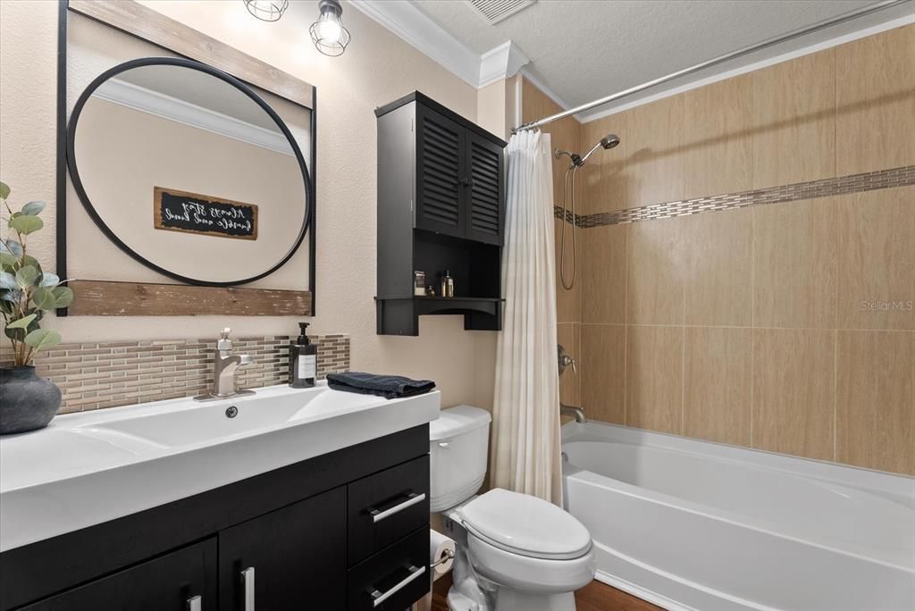 Activo con contrato: $339,000 (3 camas, 2 baños, 1270 Pies cuadrados)