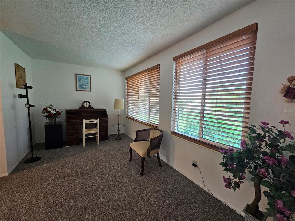 For Rent: $1,400 (1 beds, 1 baths, 825 Square Feet)