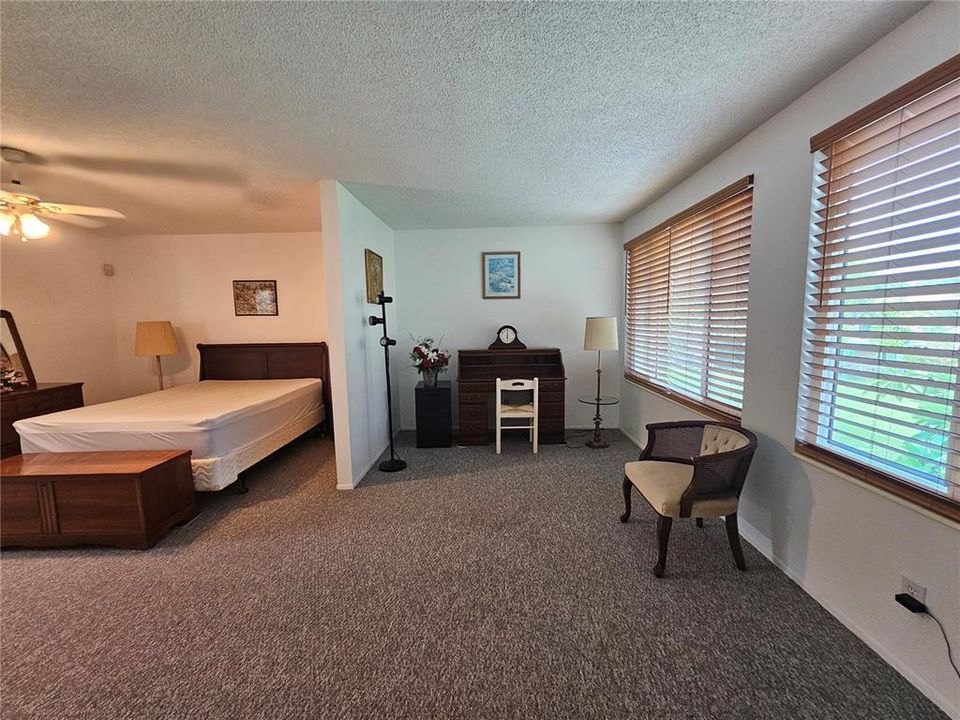 For Rent: $1,400 (1 beds, 1 baths, 825 Square Feet)