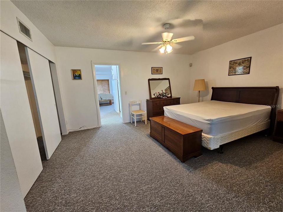 For Rent: $1,400 (1 beds, 1 baths, 825 Square Feet)