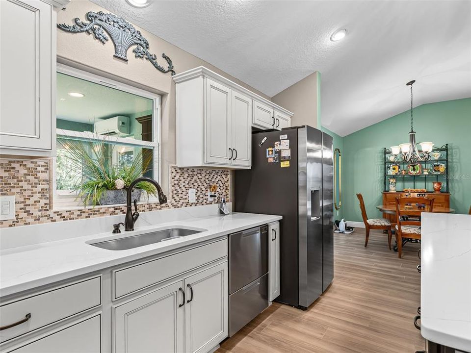Active With Contract: $389,900 (3 beds, 2 baths, 1931 Square Feet)