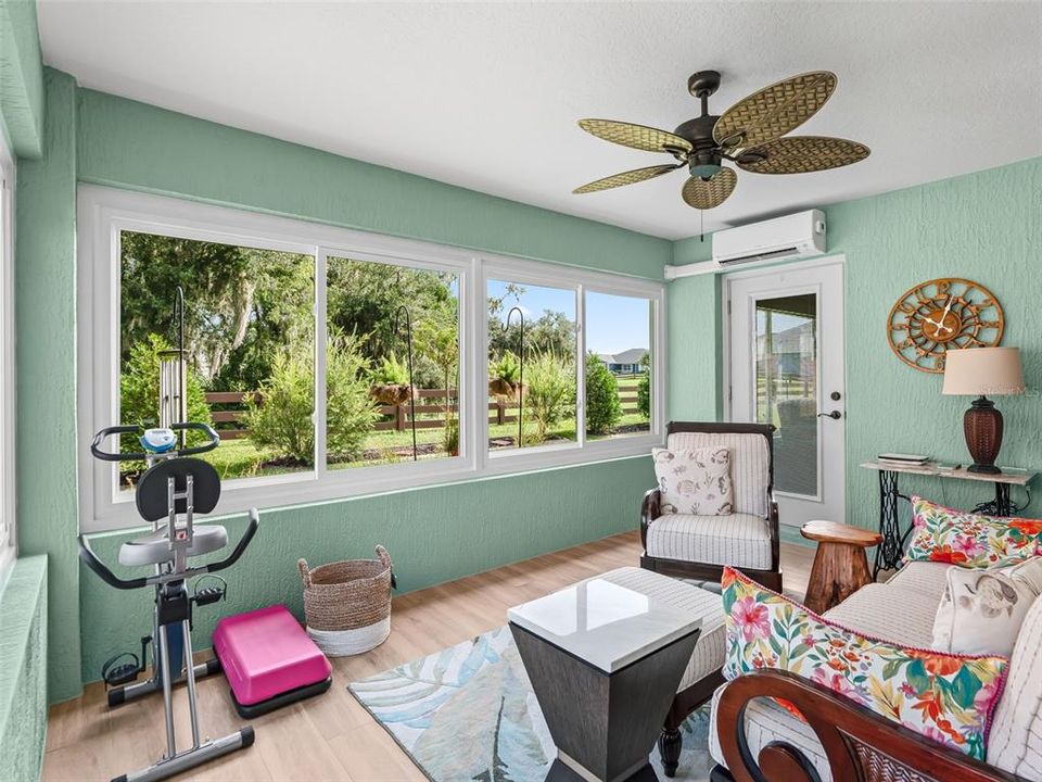 Active With Contract: $389,900 (3 beds, 2 baths, 1931 Square Feet)