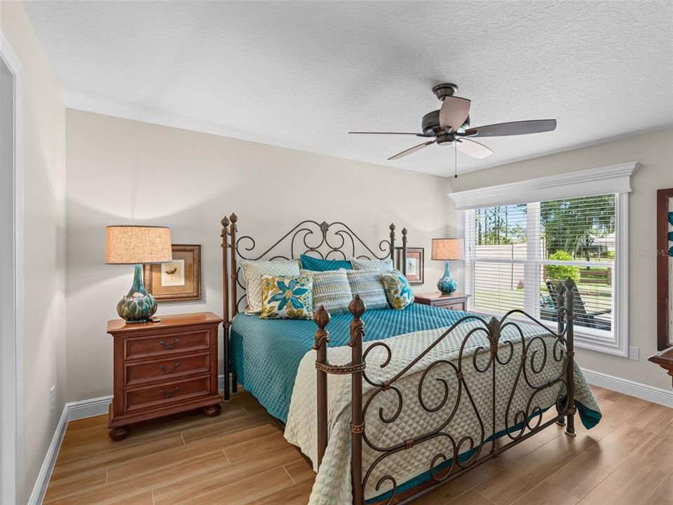 Active With Contract: $389,900 (3 beds, 2 baths, 1931 Square Feet)