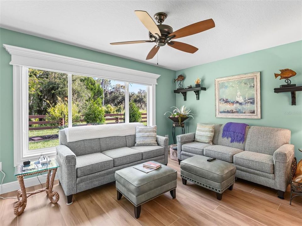 Active With Contract: $389,900 (3 beds, 2 baths, 1931 Square Feet)