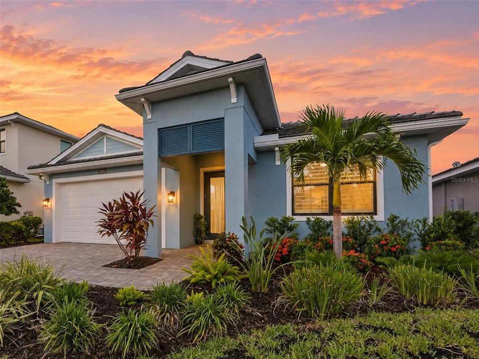 Active With Contract: $775,000 (3 beds, 2 baths, 2231 Square Feet)