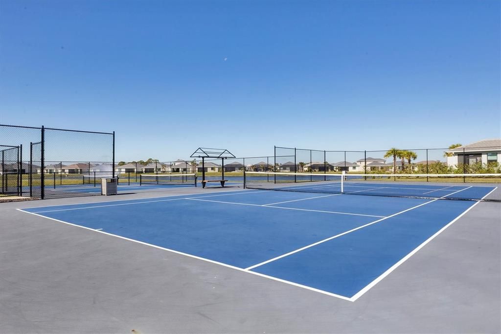 Active With Contract: $775,000 (3 beds, 2 baths, 2231 Square Feet)