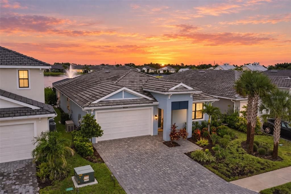 Active With Contract: $775,000 (3 beds, 2 baths, 2231 Square Feet)