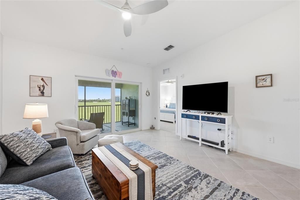 For Rent: $3,500 (2 beds, 2 baths, 1355 Square Feet)