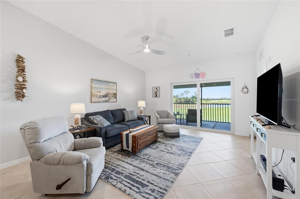 For Rent: $3,500 (2 beds, 2 baths, 1355 Square Feet)