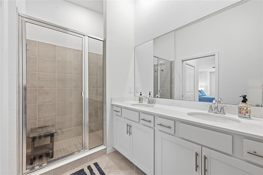 For Rent: $3,500 (2 beds, 2 baths, 1355 Square Feet)